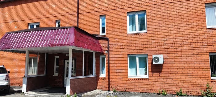 вход в красный козырек вход в красный козырек